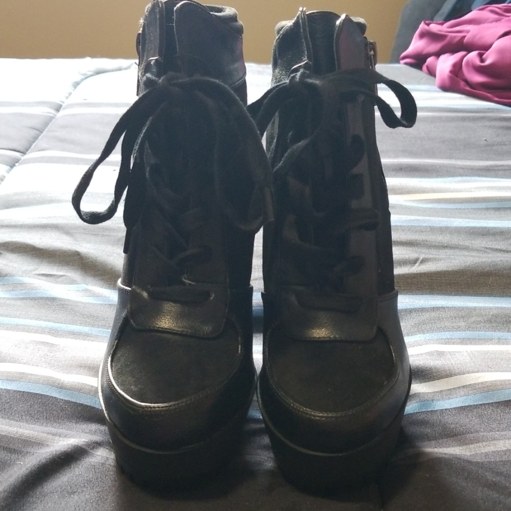 Qupid Platform Boots